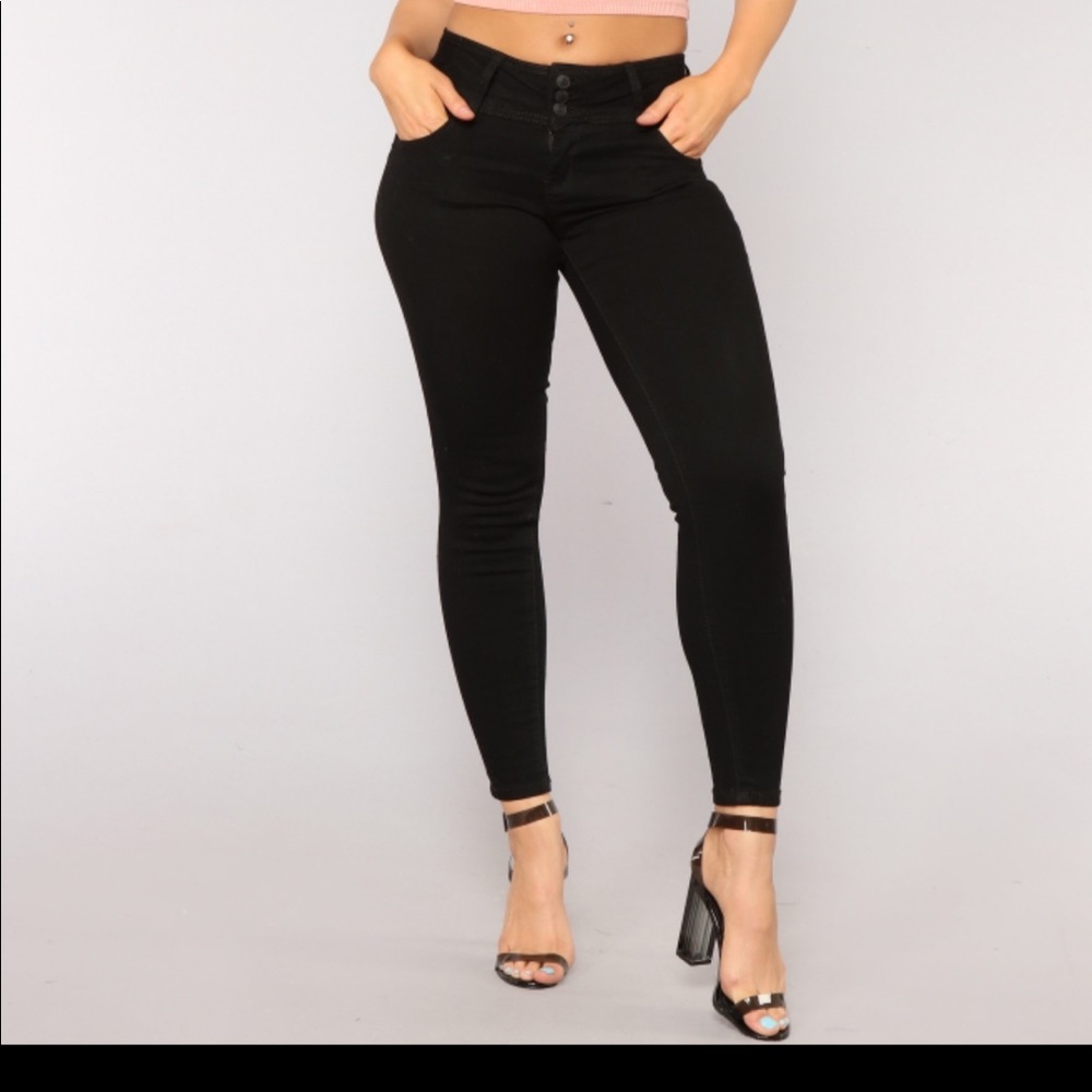 Fashion nova jeans size 9